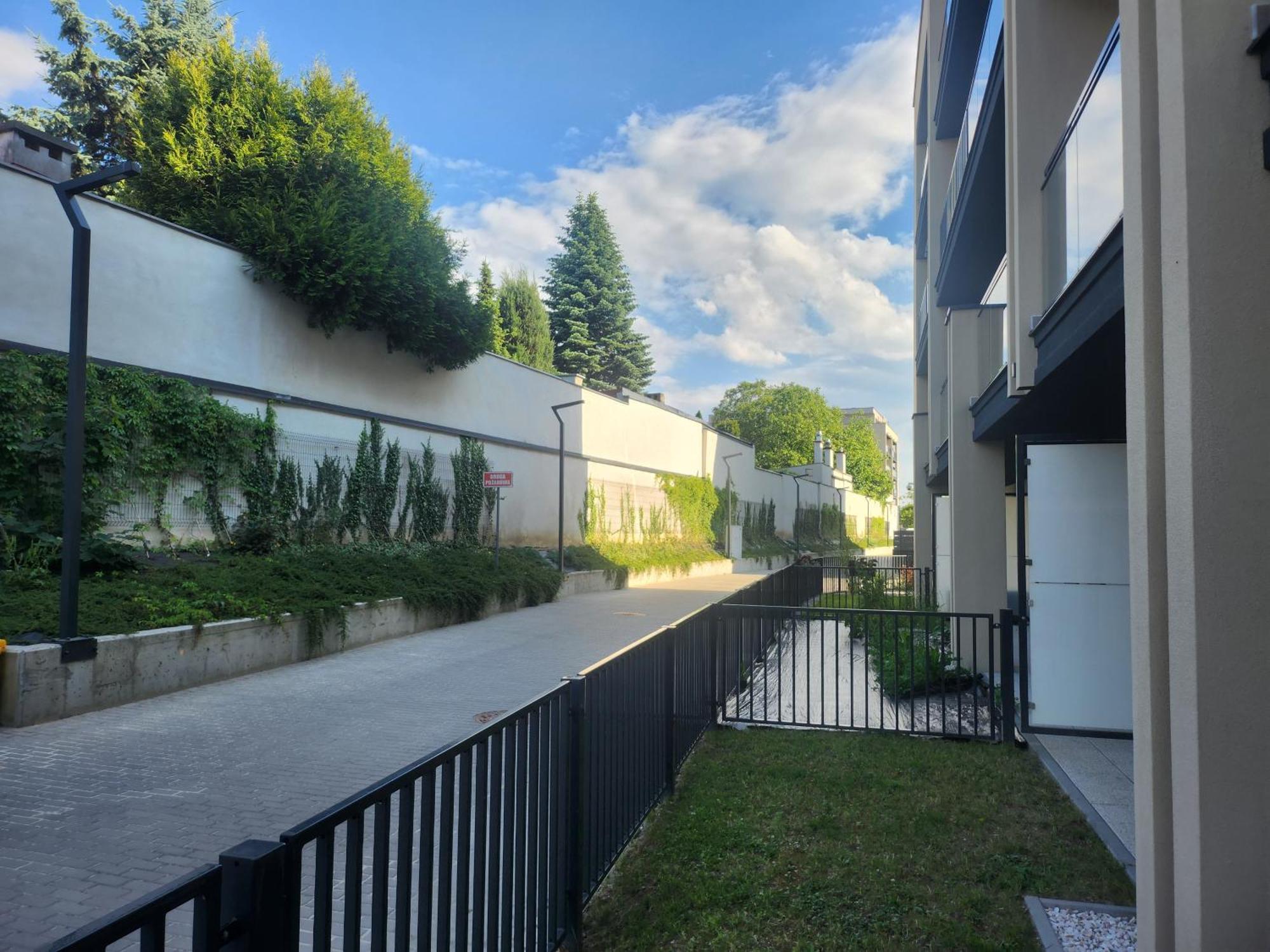Dwa Jelonki, Ul Sciegiennego, Centrum, Garaz, Ogrodek Kielce Buitenkant foto